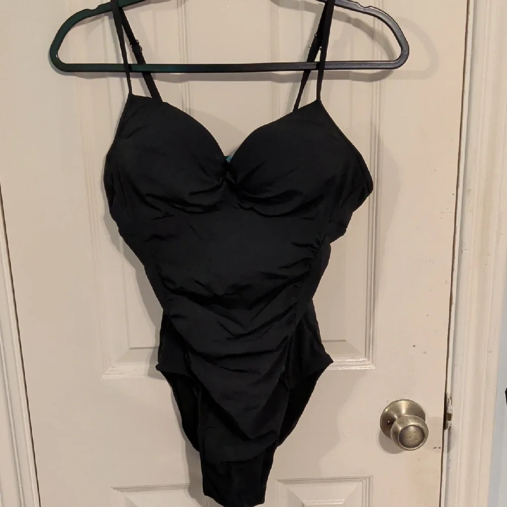 Assets By Spanx One Piece Swimsuit - Picture 1 of 4